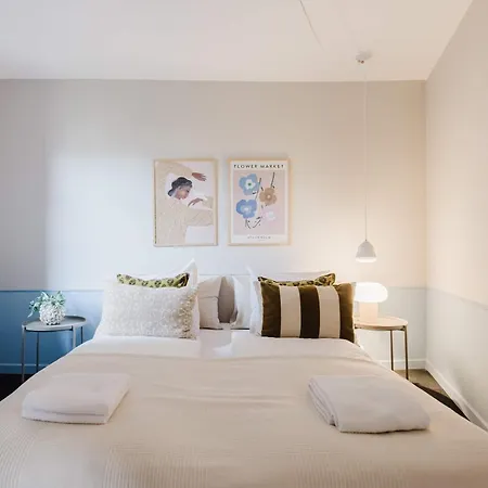Upscale 3br In Center