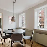 Upscale 3br In Center Copenaghen